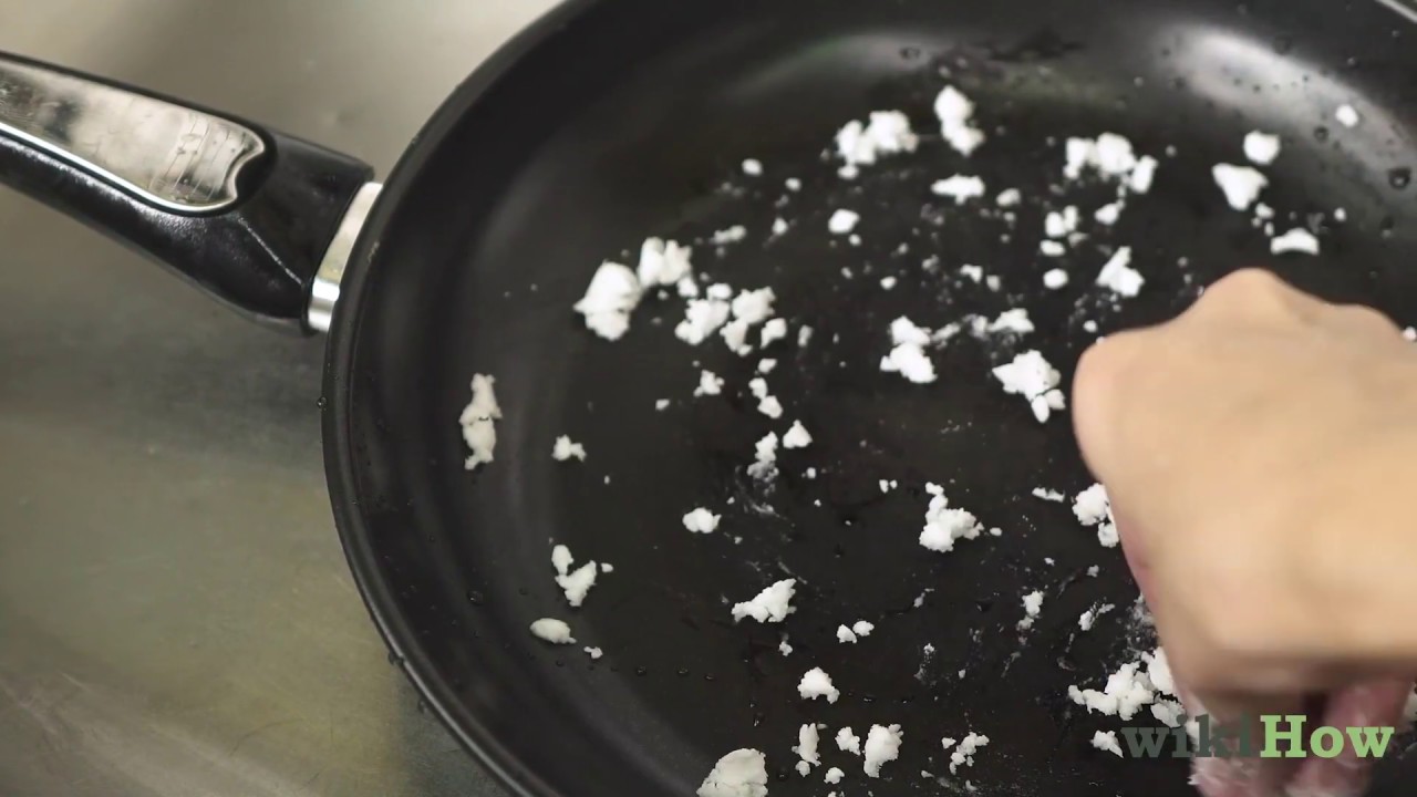 How to Clean a Nonstick Pan 