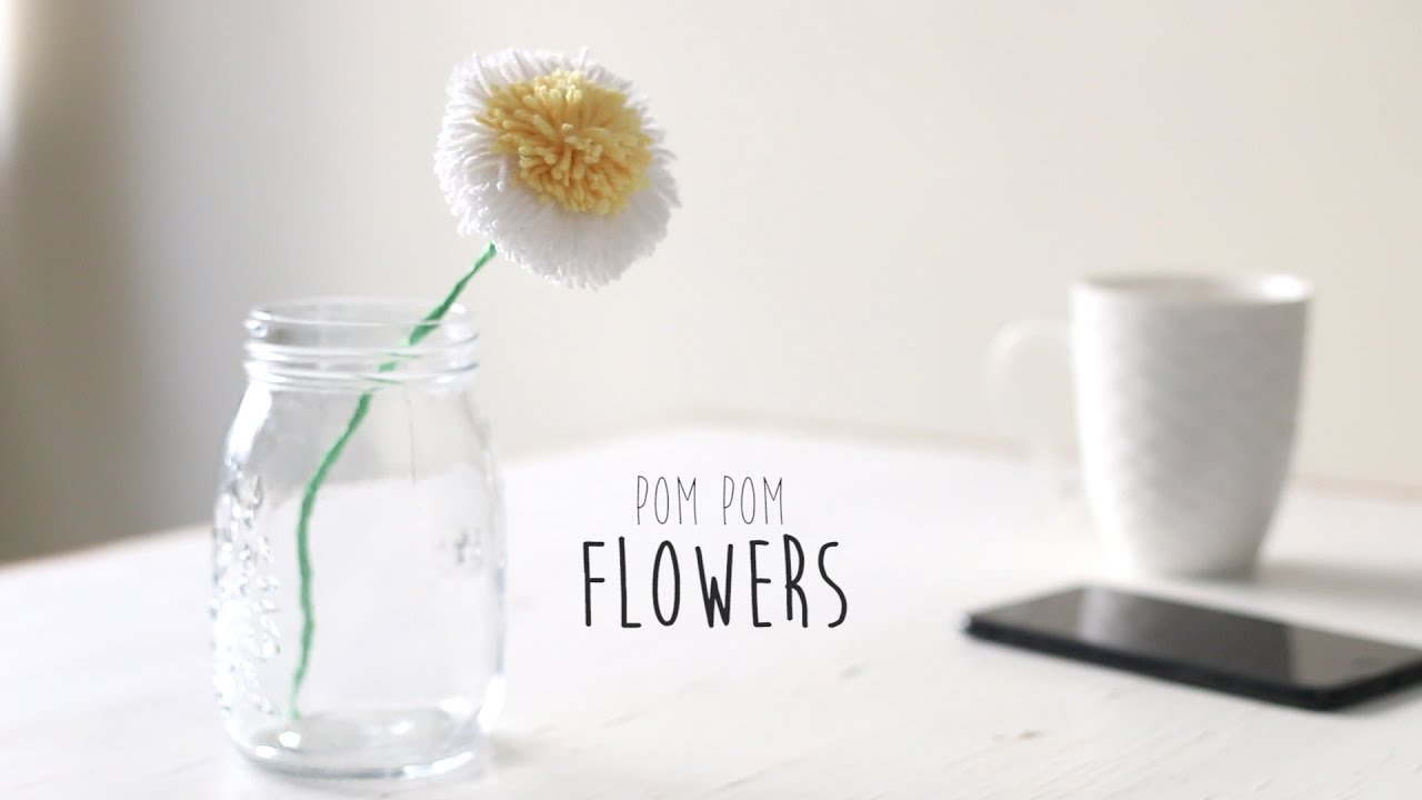 DIY: Pom-Pom Wool Flower 