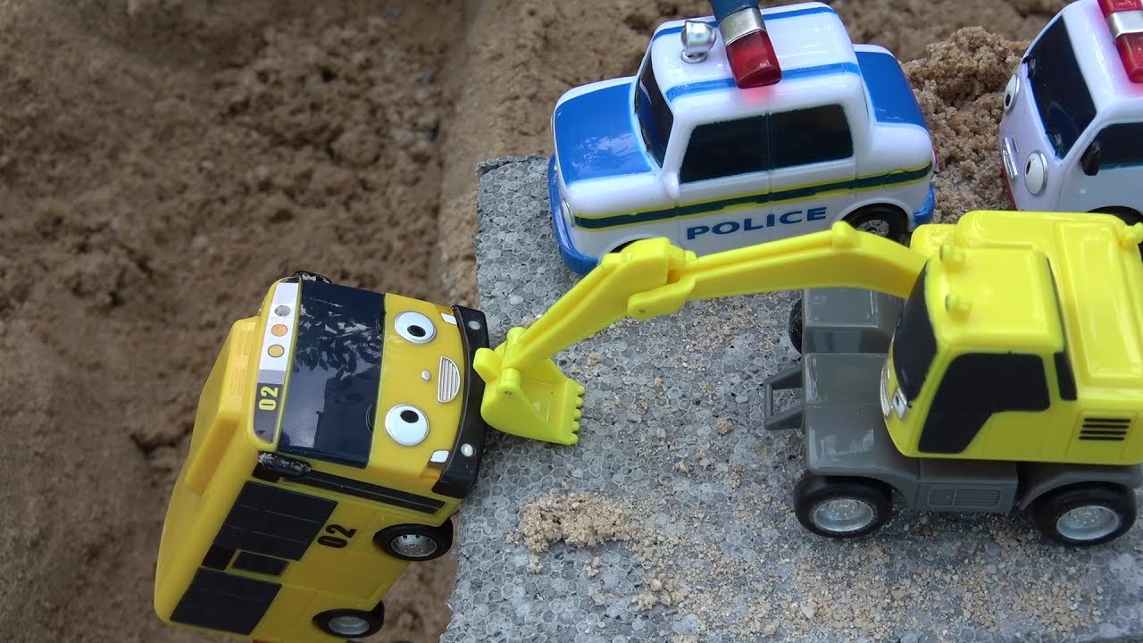Lani Tayo the Little Bus toy accident & Excavators, Ambulance, Police car rescue toys play 