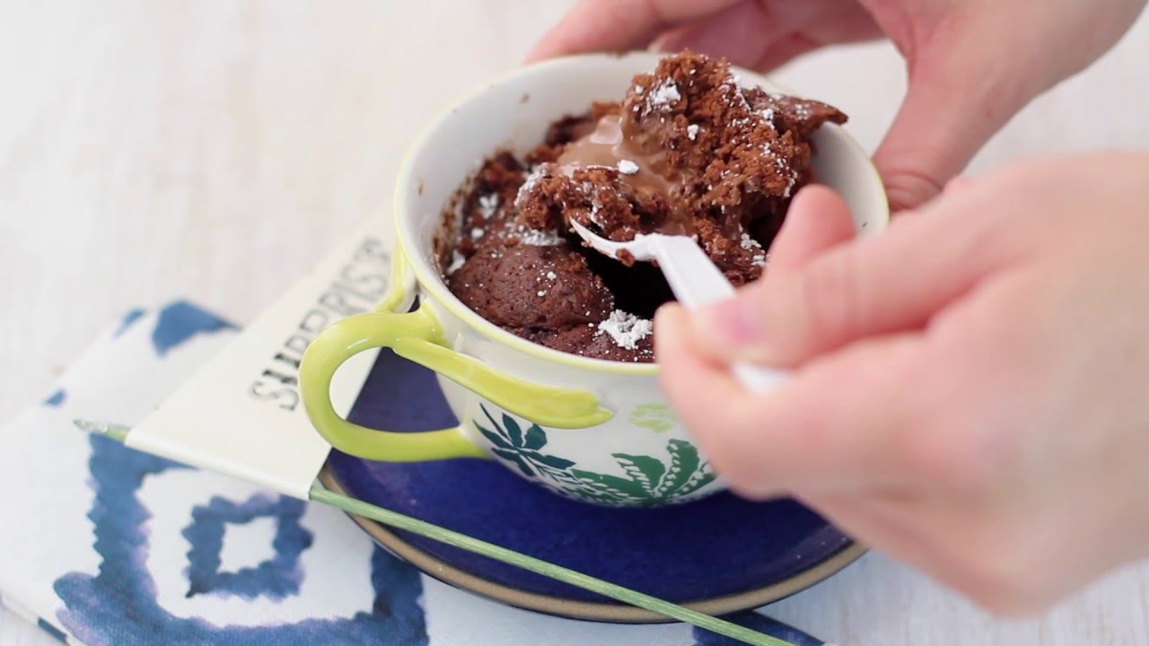 How to Make a Chocolate Molten Lava Mug Cake 