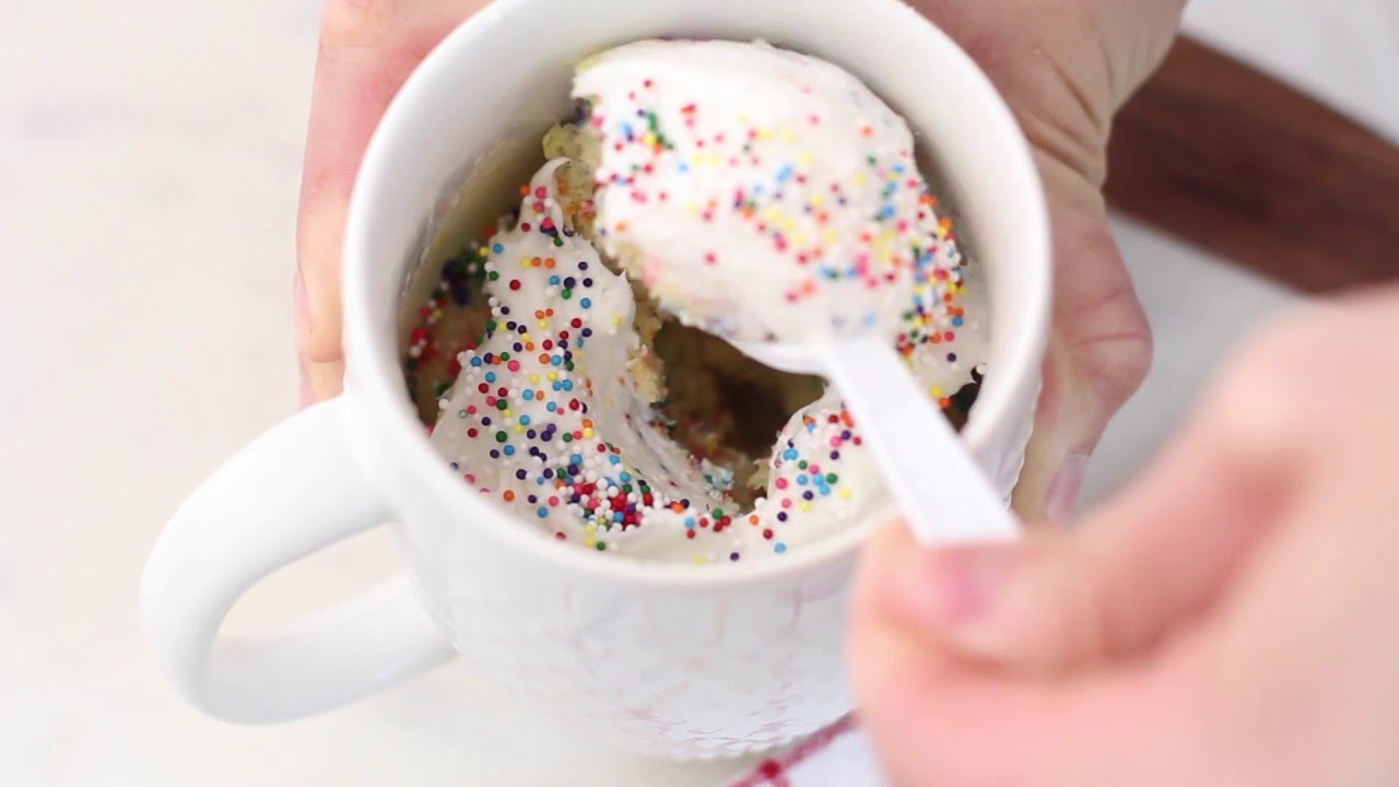 How to Make a Funfetti Mug Cake 