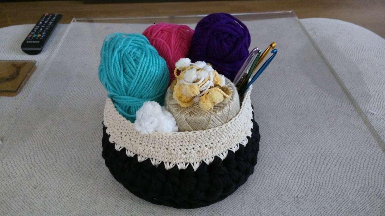 How To Crochet A Basket To Organize Yarns And Hooks - DIY Crafts Tutorial - Guidecentral 