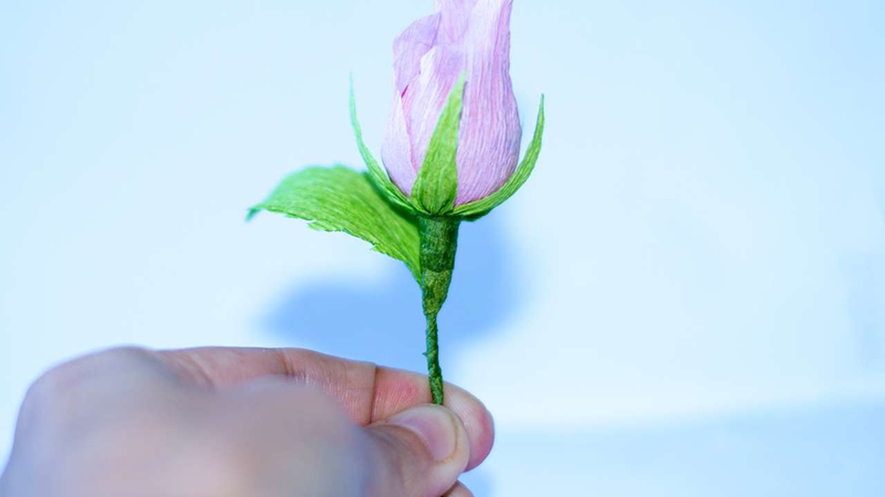 How To Make A Paper Leaf Candy Flower - DIY Crafts Tutorial - Guidecentral 