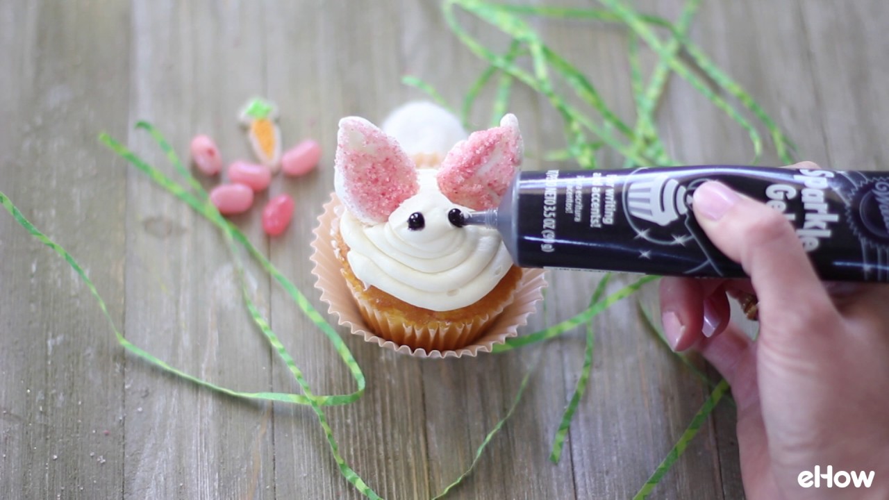 Sweet Idea on How to Decorate a Cute Bunny Cupcake 