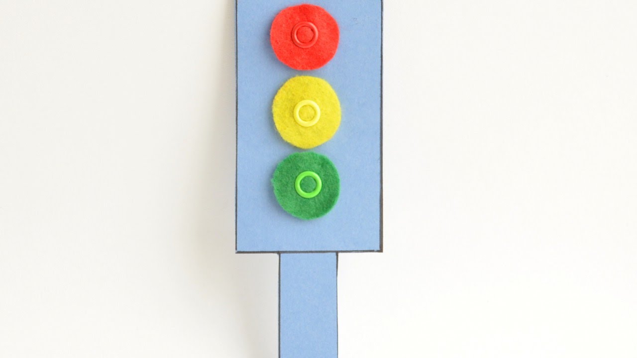 How To Make a Felt and Cardboard Traffic Light - DIY Crafts Tutorial - Guidecentral 