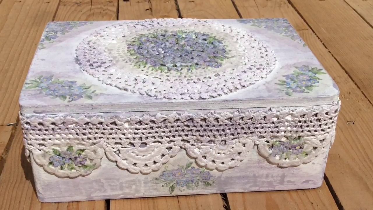 Caja de madera decorada con crochet y decoupage 