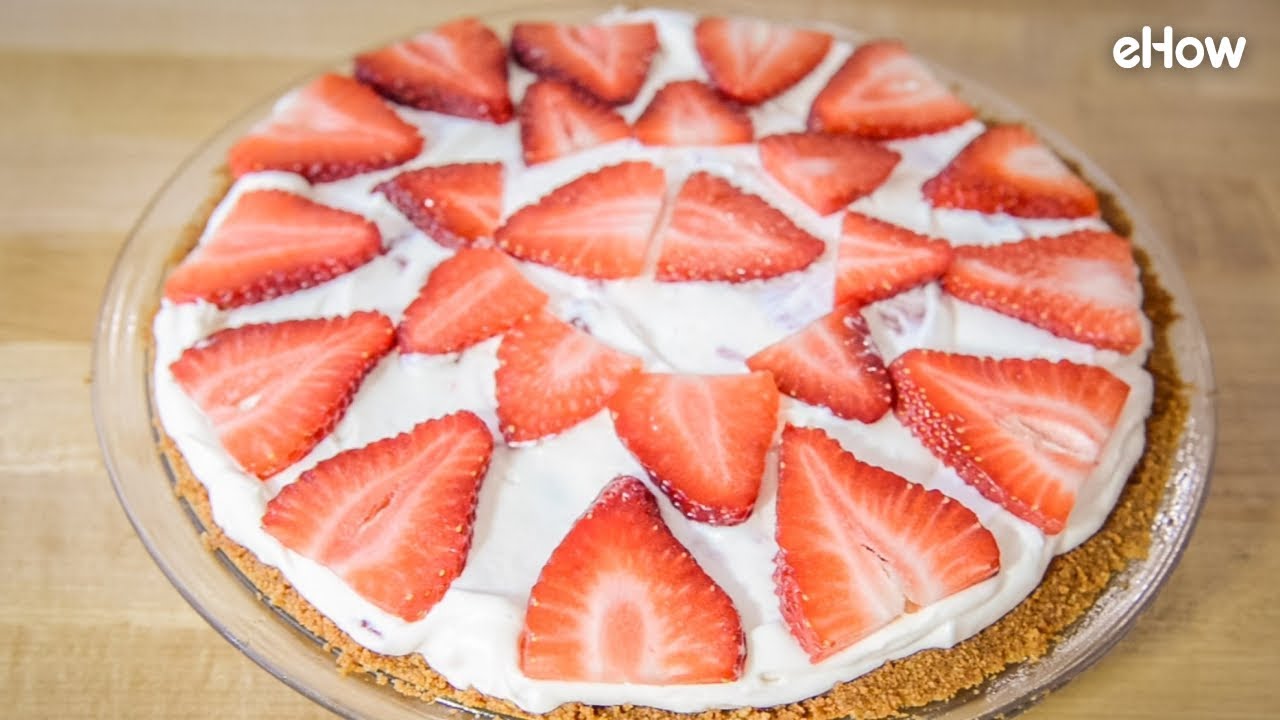 Strawberries & Cream Pie With Biscoff Crust Recipe 