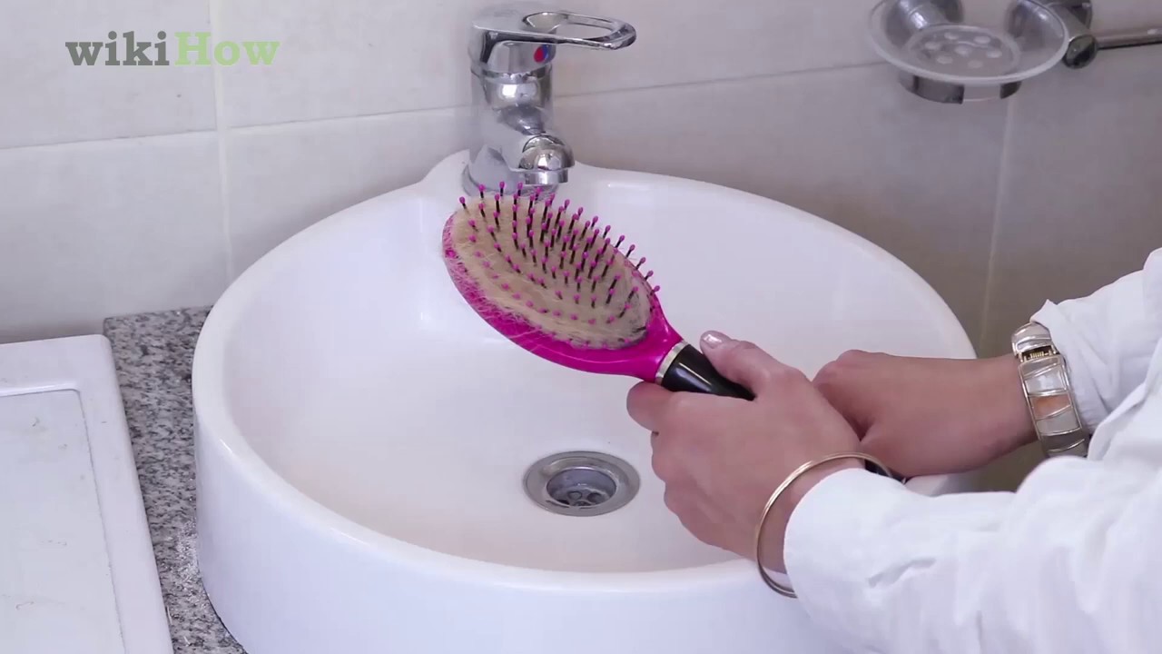 How to Clean Hairbrushes